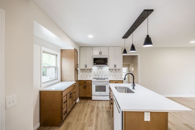 318 Donna Dr, Hendersonville, TN 37075