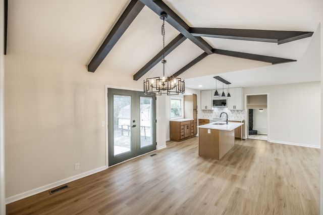 318 Donna Dr, Hendersonville, TN 37075