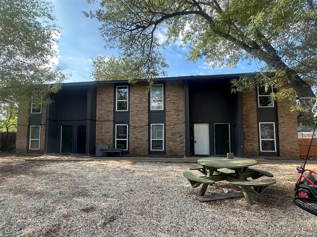 8611 Putnam DR, Austin, TX 78757