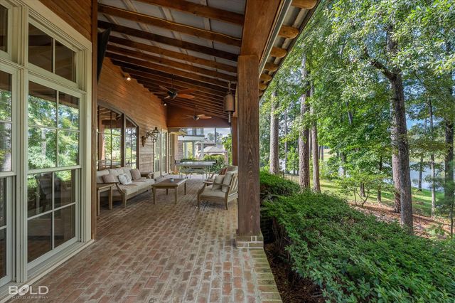 1034 N Pointe Circle, Shreveport, LA 71106
