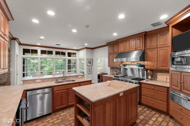 1034 N Pointe Circle, Shreveport, LA 71106
