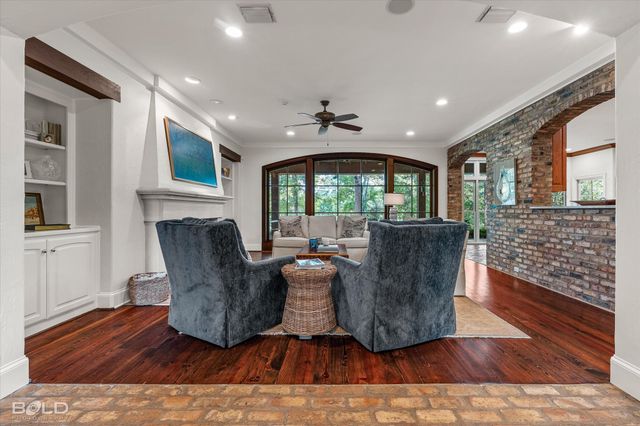 1034 N Pointe Circle, Shreveport, LA 71106