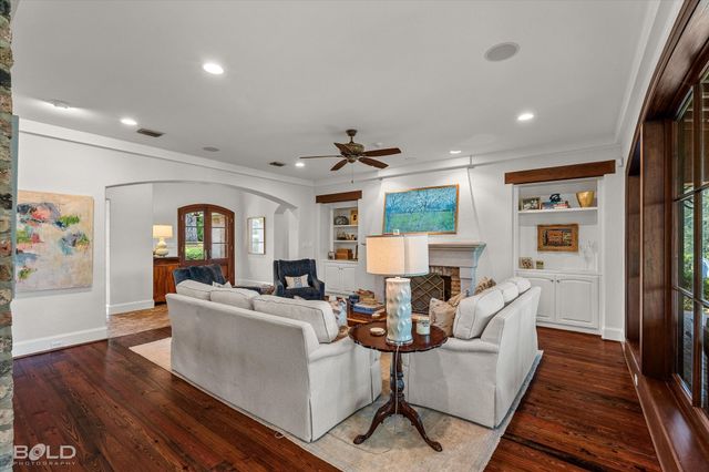 1034 N Pointe Circle, Shreveport, LA 71106