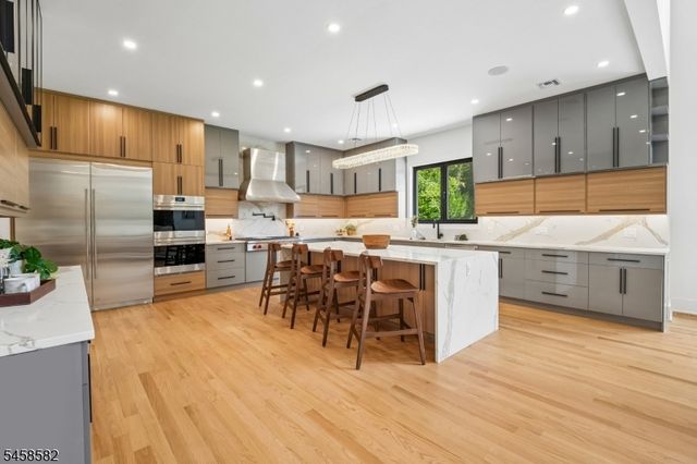 30 Winthrop Rd, Millburn Twp., NJ 07078