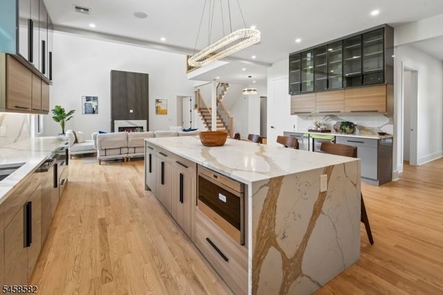 30 Winthrop Rd, Millburn Twp., NJ 07078