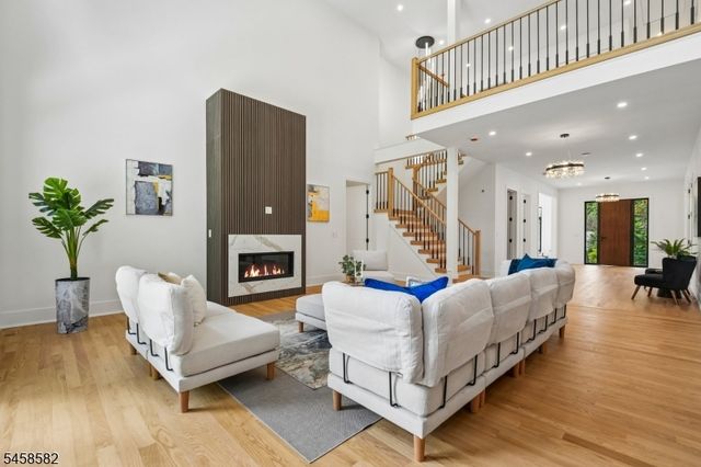 30 Winthrop Rd, Millburn Twp., NJ 07078