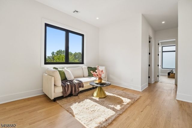 30 Winthrop Rd, Millburn Twp., NJ 07078