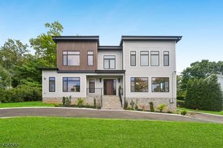 30 Winthrop Rd, Millburn Twp., NJ 07078