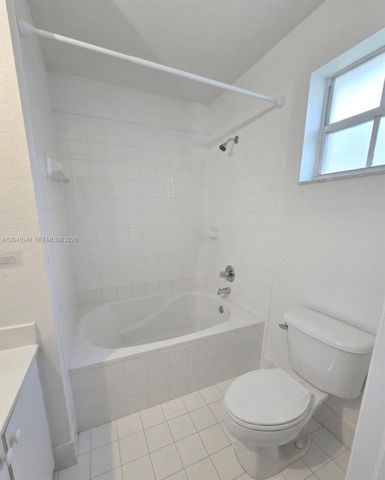 8936 W Flagler St 204, Miami, FL 33174