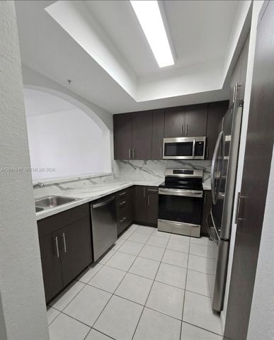 8936 W Flagler St 204, Miami, FL 33174