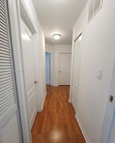 8936 W Flagler St 204, Miami, FL 33174