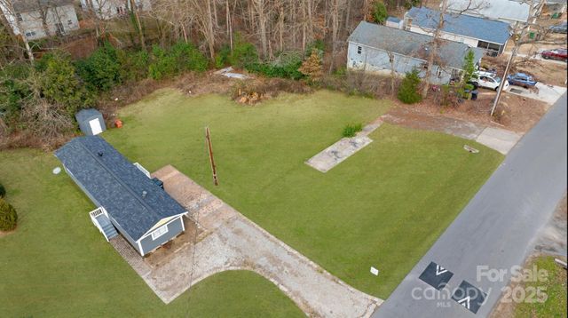 5008 VICTORIA Avenue, Charlotte, NC 28269