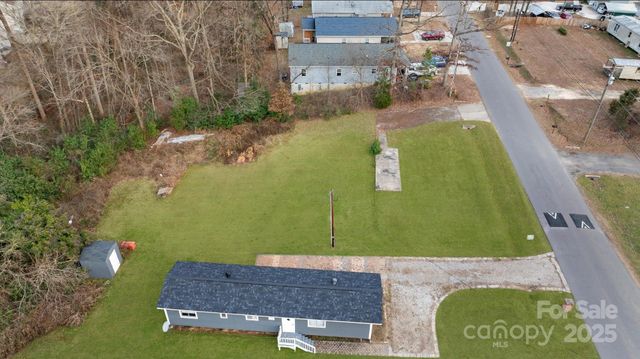 5008 VICTORIA Avenue, Charlotte, NC 28269