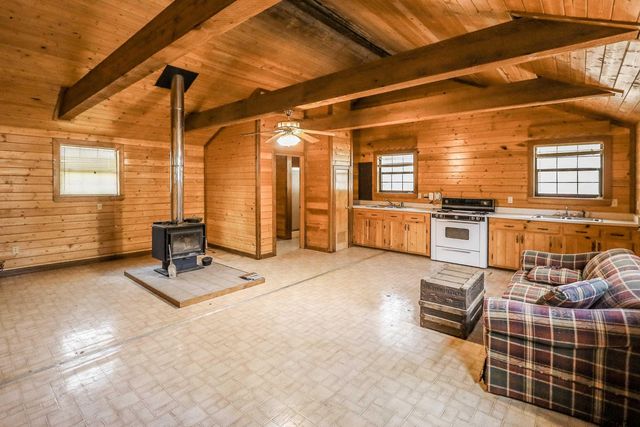 74 County Road 4220, Mt Vernon, TX 75457