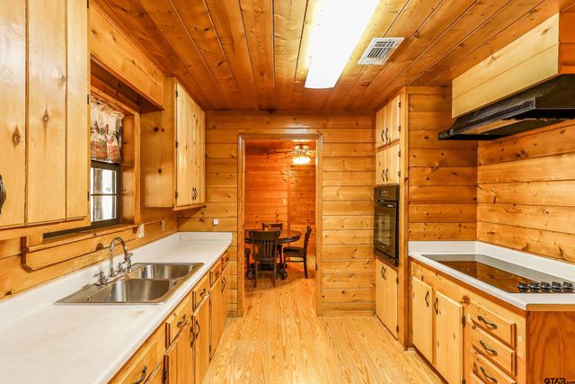 74 County Road 4220, Mt Vernon, TX 75457