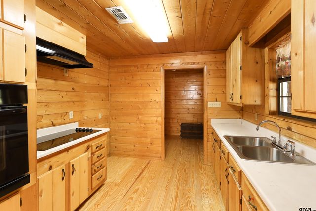 74 County Road 4220, Mt Vernon, TX 75457