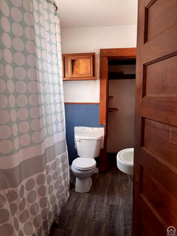 712 Neosho St, Emporia, KS 66801