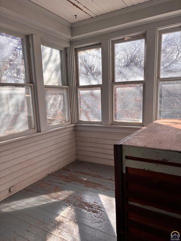 712 Neosho St, Emporia, KS 66801