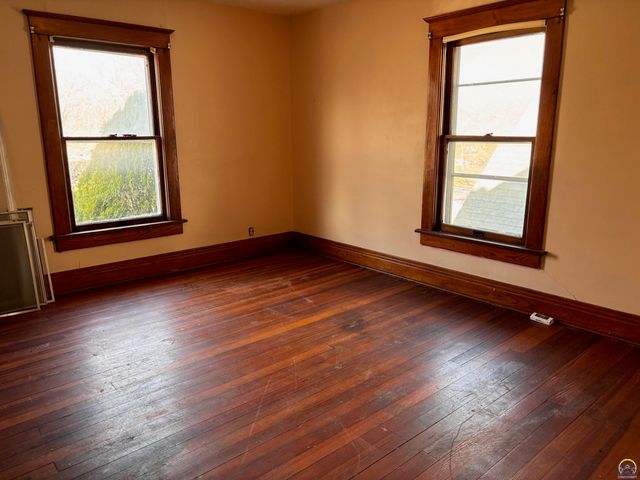 712 Neosho St, Emporia, KS 66801