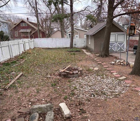 712 Neosho St, Emporia, KS 66801