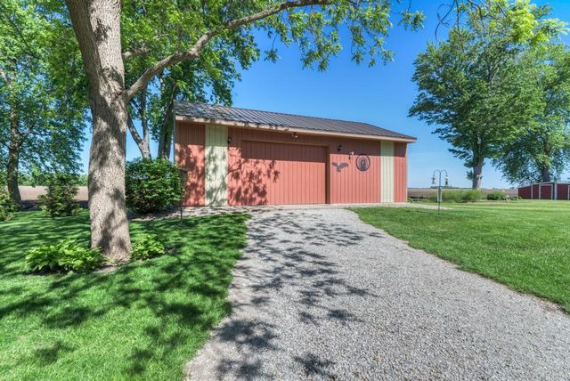 1570 S Sandbar Road, Kankakee, IL 60901