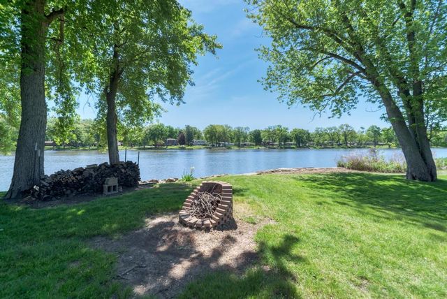1570 S Sandbar Road, Kankakee, IL 60901