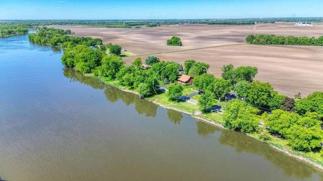 1570 S Sandbar Road, Kankakee, IL 60901