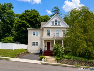 5 Florence Street, West Haven, CT 06516