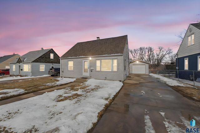 1632 Frederick Dr Drive, Sioux Falls, SD 57105