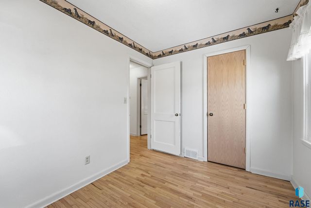 1632 Frederick Dr Drive, Sioux Falls, SD 57105