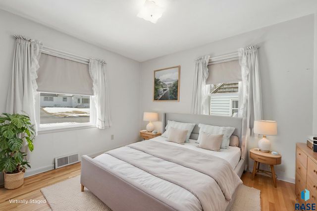 1632 Frederick Dr Drive, Sioux Falls, SD 57105