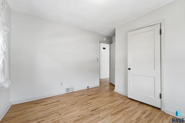 1632 Frederick Dr Drive, Sioux Falls, SD 57105