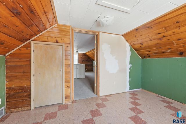 1632 Frederick Dr Drive, Sioux Falls, SD 57105