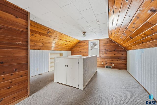 1632 Frederick Dr Drive, Sioux Falls, SD 57105