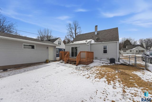 1632 Frederick Dr Drive, Sioux Falls, SD 57105