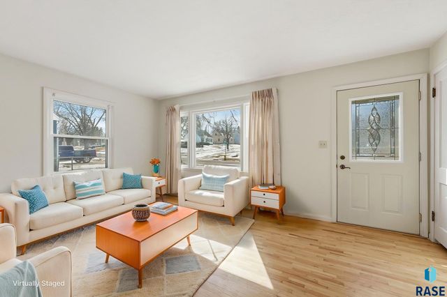 1632 Frederick Dr Drive, Sioux Falls, SD 57105