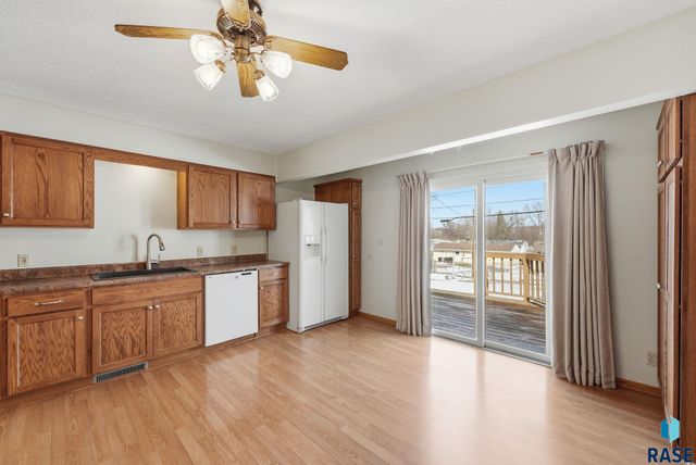 1632 Frederick Dr Drive, Sioux Falls, SD 57105