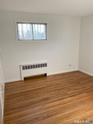 61 Kenilworth Drive West, Stamford, CT 06902