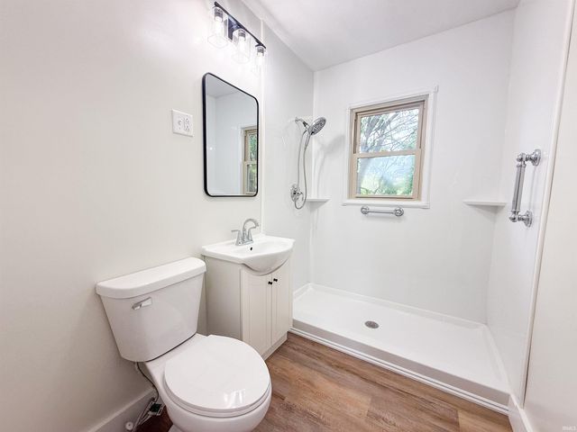 56201 Mayflower Road, South Bend, IN 46619