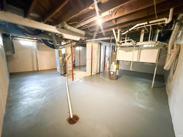 56201 Mayflower Road, South Bend, IN 46619