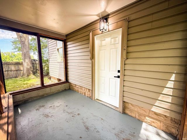 56201 Mayflower Road, South Bend, IN 46619