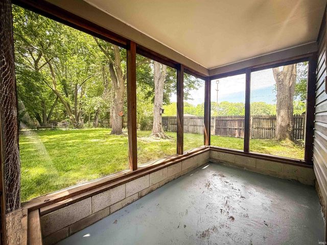 56201 Mayflower Road, South Bend, IN 46619