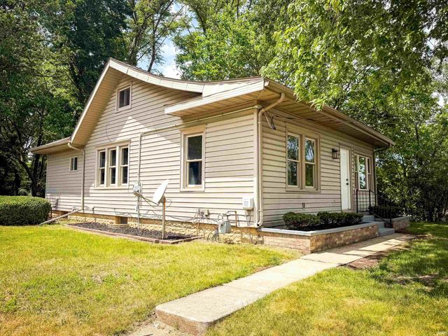 56201 Mayflower Road, South Bend, IN 46619