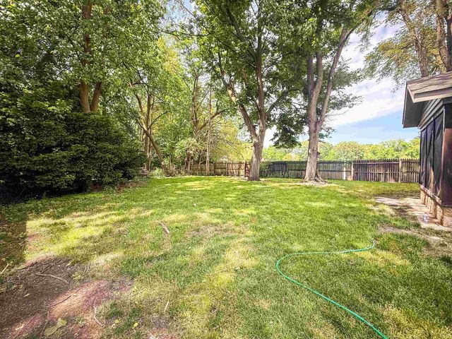 56201 Mayflower Road, South Bend, IN 46619