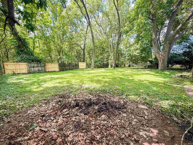 56201 Mayflower Road, South Bend, IN 46619