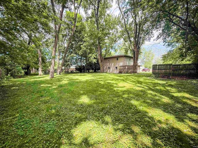 56201 Mayflower Road, South Bend, IN 46619