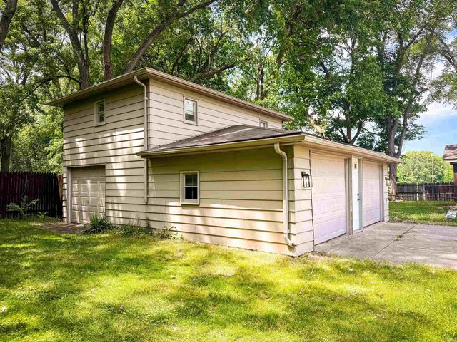 56201 Mayflower Road, South Bend, IN 46619