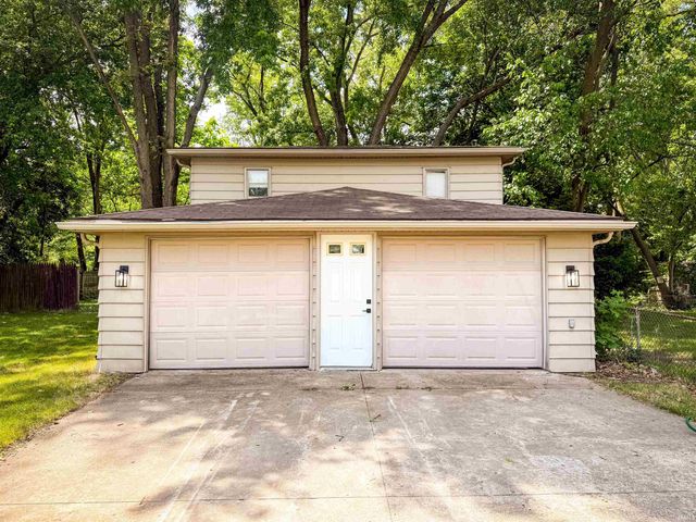 56201 Mayflower Road, South Bend, IN 46619