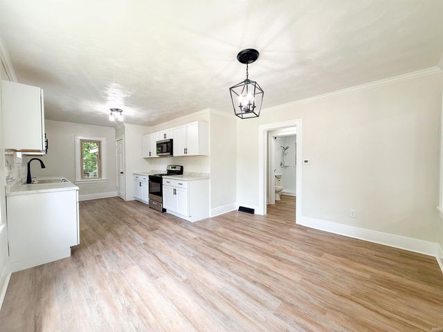 56201 Mayflower Road, South Bend, IN 46619