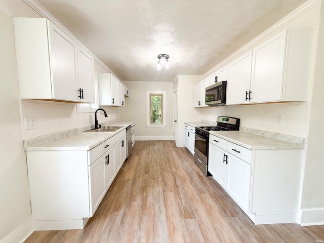 56201 Mayflower Road, South Bend, IN 46619